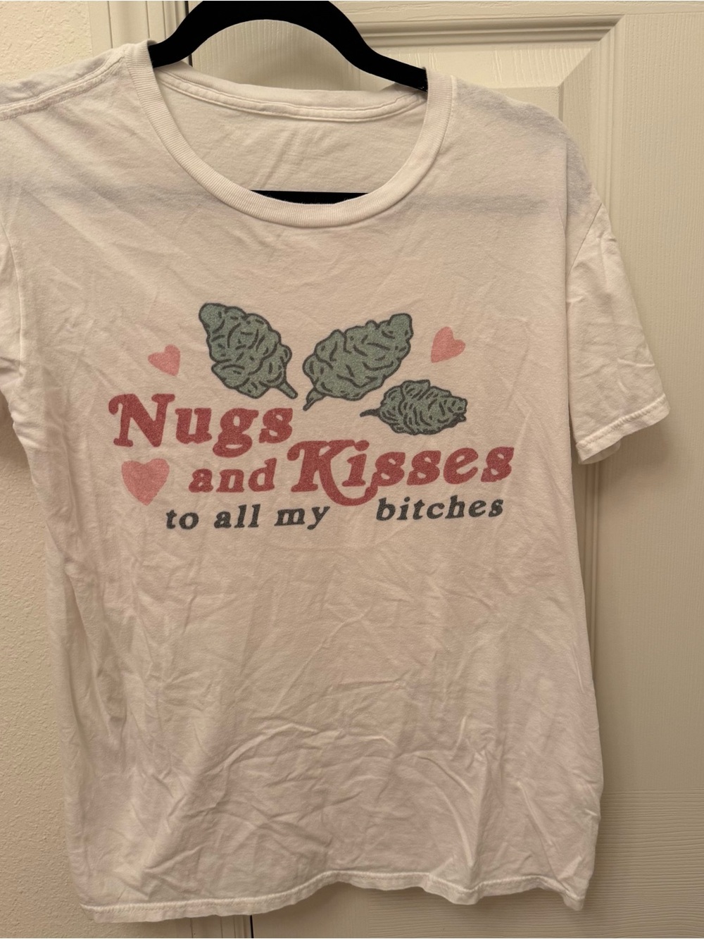 'Nugs and Kisses' Graphic Tee